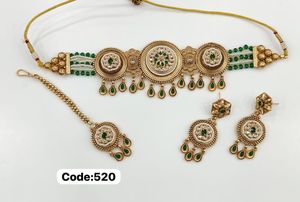 Ensemble de colliers en perles à double couche charmant avec finition dorée pour les mariages indiens, les demoiselles d'honneur et les fêtes de fiançailles - Product Image 6