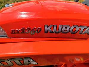 Pour tracteur à roues Kubota BX2360, fabrication Massey-Ferguson, pour utilisation agricole avec composants principaux : moteur, pompe à engrenages, boîte de vitesses - Product Image 3