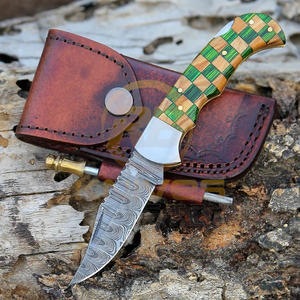 Couteau pliant artisanal en acier damas inoxydable |   Couteau de chasse et de camping personnalisé OEM avec manche en bois et étui en cuir - Product Image 5