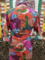 Kimono en coton doux avec motif de fruits imprimés à la main pour femme Tissu léger et respirant parfait pour les vacances à la plage ou décontracté
