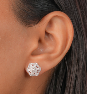 Boucles d'oreilles à clous en zircon à la mode pour femmes en laiton Boucles d'oreilles en plaqué platine Exportateur et fabricant en Inde - Product Image 5