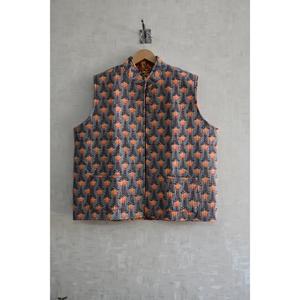 Chaleco Acolchado de Algodón con Estampado Étnico Hecho a Mano y Ecológico para Mujer, Prenda Casual con Botones Decorativos - Product Image 1