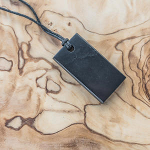Colgante rectangular de shungita de 0.8*1.2 pulgadas (20*30 mm) - Product Image 1