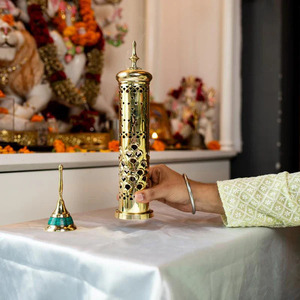Quemador purificador de incienso de latón, quemador Dhoop Dhuni, quemador de incienso Sambrani Dhoop para Loban - Product Image 2