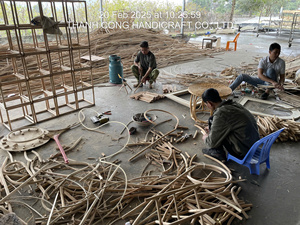 Urne en bois laqué de qualité supérieure pour les cendres humaines Vietnam Boîte commémorative fabriquée à la main OEM Exportation de produits funéraires personnalisés - Product Image 3