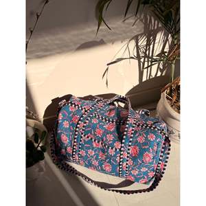 Sac de voyage matelassé en coton indien XL, sac de sport fourre-tout avec fermeture éclair, pliable, idéal pour les voyages, imprimé patchwork floral - Product Image 2