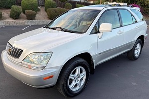 Lexus RX 300 2002, Oferta al por Mayor de Auto Usado Premium - Product Image 3