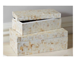 Caja de Joyería Artesanal Rectangular con Incrustaciones de Nácar de la Mejor Calidad - Product Image 1