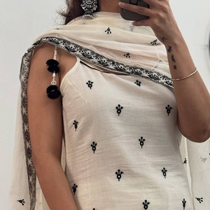 Última colección de prendas de algodón multicolor con detalles de bordado resham y elegante dupatta de algodón, estilo boutique 2025 - Product Image 6