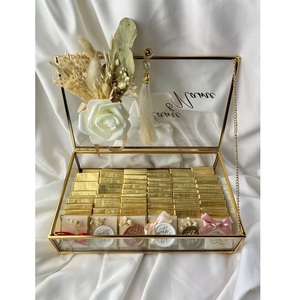 Boîte à bijoux carrée en verre de luxe avec finition dorée, écologique, fabriquée à la main, rangement pour chaque collection - Product Image 1