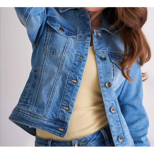 แจ็กเก็ตผ้ายีนส์ติดกระดุมสำหรับผู้หญิงปกเสื้อสไตล์ยุโรปคลาสสิกสำหรับสวมใส่สบายๆในชีวิตประจำวันและแฟชั่นกลางแจ้งที่ทันสมัย - Product Image 3