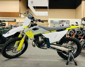Nueva Llegada ¡OFERTA ESPECIAL! Motocicleta de Motocross Husqvarna TC 250 TC250 250CC 2026 Lista para Enviar - Product Image 1