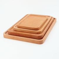 Plateaux de service de luxe en bois de finition de noyer avec collection de vaisselle rectangulaire et ronde rustique