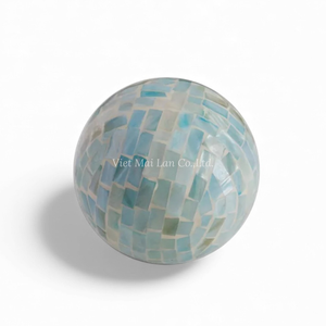 Boule de Pâques moderne en bambou fait main avec cœur en nacre pour la décoration du salon et idée cadeau en provenance du Vietnam - Product Image 5