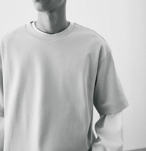 T-shirt oversize imprimé de qualité, col rond, manches courtes, coupe courte, avec motif, logo personnalisé, style streetwear. - Product Image 4