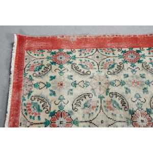 Alfombra Turca Vintage de 3,9x6,4 pies, Alfombra de Lana con Parches Rojos - Product Image 4