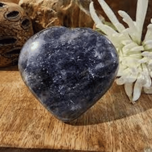 Vente en gros Iolite Puffy Heart Natural Crystal Gemstone Harmony Reiki Stone Poli Style Feng Shui pour la décoration intérieure et les cadeaux - Product Image 3