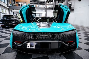 McLaren Artura 2023 certifiée, propre et en bon état, voiture de luxe d'occasion haut de gamme - Product Image 2