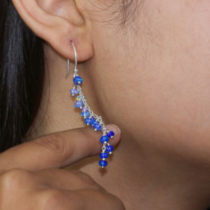 Pendientes largos de gota con cuentas de ópalo azul de Plata de Ley 925 para mujer, joyería de piedra natal llena de oro amarillo chapado en oro - Product Image 2