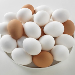 ไข่ไก่สีขาวและน้ำตาลแบบสดคุณภาพสูง - Product Image 1