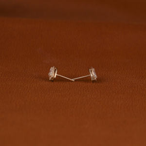 Pendientes de tuerca con estilo de lujo con diamantes cultivados en laboratorio de corte de pera, pendiente de oro de 14KT, regalo de joyería personalizado para mujer, cumpleaños - Product Image 6