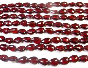 Cuentas de granate rojo natural de Mozambique de 7x5-10x7 mm, cuentas facetadas en forma de pera, hilo de 4 pulgadas, granate africano para joyería. - Product Image 5