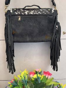 Bolso de mano cruzado de cuero de vaca para mujer de estilo occidental, piel de pelo metálico con cierre a presión, decoración de letras con borlas - Product Image 3
