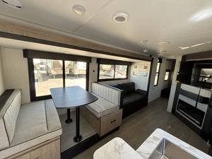 Nouvelle tente de toit pour caravane 2026 F-o-r-e-s-t R-i-v-e-r Campsite R-e-s-e-r-v-e 26RM, pour camping-car et remorques de camping - Product Image 6