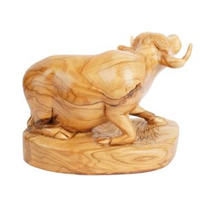 Bœuf sculpté à la main en bois d'olivier – Sculpture en bois exclusive de Bethléem (18 cm) - Product Image 4