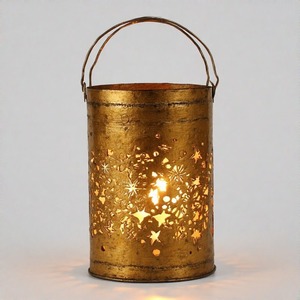 Portavelas de aluminio FrostAura Winter Blessing elegante diseño fundido perfecto para Nochebuena y decoración navideña - Product Image 1