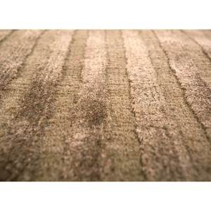 พรมไหมไผ่ผสมขนสัตว์ถักมือสีเบจและสีน้ำตาล ลายดอกไม้แบบนามธรรม หนา 10 มม. สำหรับบ้าน ห้องโถง ห้องพัก รุ่น AKWB-3521 - Product Image 3