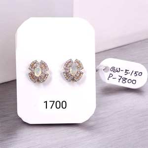 Pendientes de Plata de Ley 925 con Diseño Minimalista y Elegante, Adornados con Diamantes y Piedras Naturales de Arcoíris - Product Image 1
