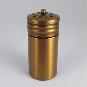 Molinillo de sal y pimienta de madera artesanal con superficie de pátina texturizada Artesanal hecho a mano que ofrece acento decorativo - Product Image 1