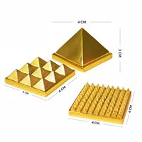 HOME GENIE-Pyramide en laiton à 3 couches pour la correction vastu énergie positive et décoration intérieure-Outil spirituel fait main 3x3cm
