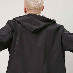 Veste coupe-vent personnalisée pour hommes de meilleure qualité en gros Veste coupe-vent à capuche en toile imperméable - Product Image 4