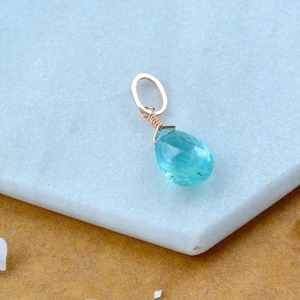 Pendentif en apatite transparente en forme de larme, pierre précieuse bleue, plaqué or rose, charme délicat fait à la main, bijoux - Product Image 1