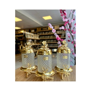 Juego de 3 tarros con patas de latón dorado con decoración de cristal y atrapasoles de lujo - Product Image 1