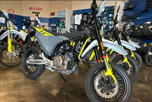 Motocicleta de Competición Husqvarna 701 Supermoto 2026 Lista para Usar, en Venta, Motocicletas Todoterreno - Product Image 3