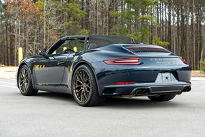 Porsche 911 Carrera S Cabriolet 2017 Usado, Transmisión Manual de 7 Velocidades, Motor Flat-6 Biturbo, Paquete Premium - Product Image 3