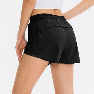 Pantalones cortos de fitness de gimnasio para mujer con logotipo personalizado con patrón sólido - Product Image 5