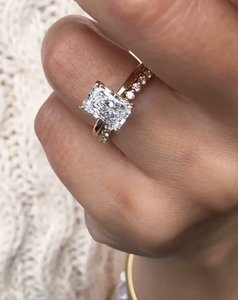 Anillo de compromiso de diamante de corte radiante cultivado en laboratorio, ajuste de punta de Plata de Ley 925, certificado IGI, anillo de regalo fino lujoso para - Product Image 4