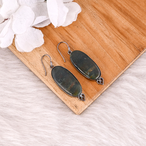 Nouveautés Boucles d'oreilles en agate de sang en rhodium noir en laiton Boucles d'oreilles en pierres précieuses pour femmes Fournisseur de bijoux personnalisés - Product Image 3