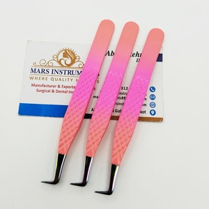 Pinzas profesionales para extensiones de pestañas con volumen de bota 90 de acero inoxidable con agarre perfecto y logotipo personalizado - Product Image 2