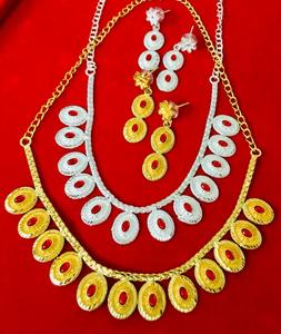 24K Plaqué Or Vintage Dubaï Inspiré Mode Bijoux Ensemble Cuivre Matériel Diamant Pierres Comprend Boucles D'oreilles Bracelets Peignes - Product Image 3