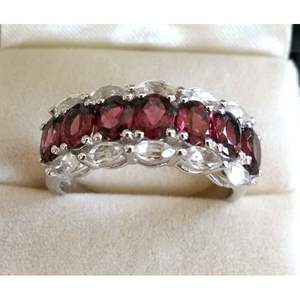 Anillo Geométrico Romántico con Granate y Topacio Blanco, Chapado en Rodio, con Bandas de Piedras Preciosas, Joyería Fina - Product Image 1