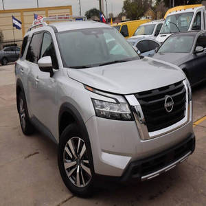 Nissan Pathfinder 2024 en Perfectas Condiciones - Product Image 1