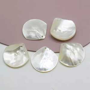 JD Natural White Shell Madre de Perla Rosa Flor Tallada Encanto Colgante PARA LA Fabricación de Joyas Diy Collar Pendientes Accesorios - Product Image 5