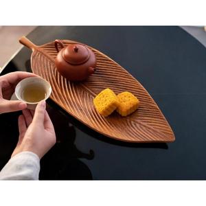 Elegante plato de madera de acacia para servir, bandeja de hojas de madera duradera de alta calidad para aperitivos, magdalenas, pasteles, decoración del hogar - Product Image 5