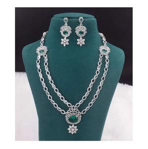 ชุดสร้อยคอเพชรแบบอเมริกันแฟชั่นชั้นสูง พร้อมต่างหูหรูหราสำหรับผู้หญิง สวมใส่ในงานปาร์ตี้และงานอีเว้นท์ ขายส่งจากโรงงาน ส่งออก - Product Image 1