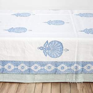 Magnifique nappe imprimée à fleurs bleues en toile de coton indien imprimé à la main 4 places, 6 places et 8 places - Product Image 6